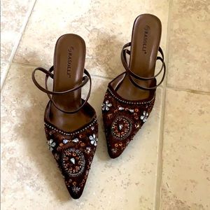 NWOT Rasolli brown, beaded kitten heels